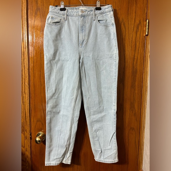 Guess Mom Jeans - Picture 4 of 6